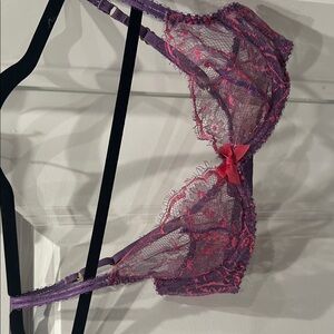 Lace Underwire Bra in Purple and Pink
